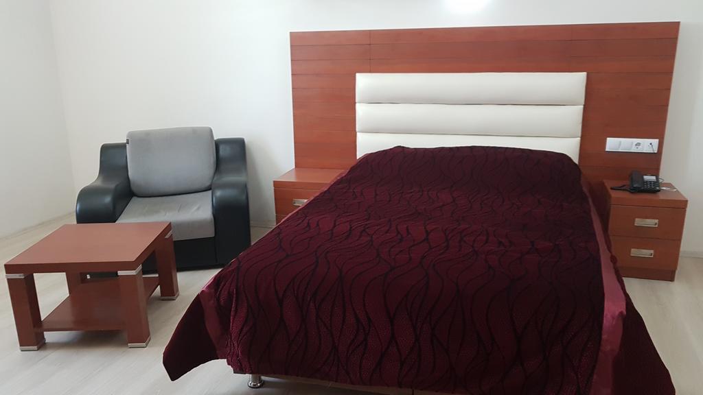 Kafkas Ari Hotel Ardahan ภายนอก รูปภาพ